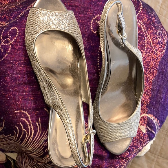 Nine West Shoes - Silver/ gray heels